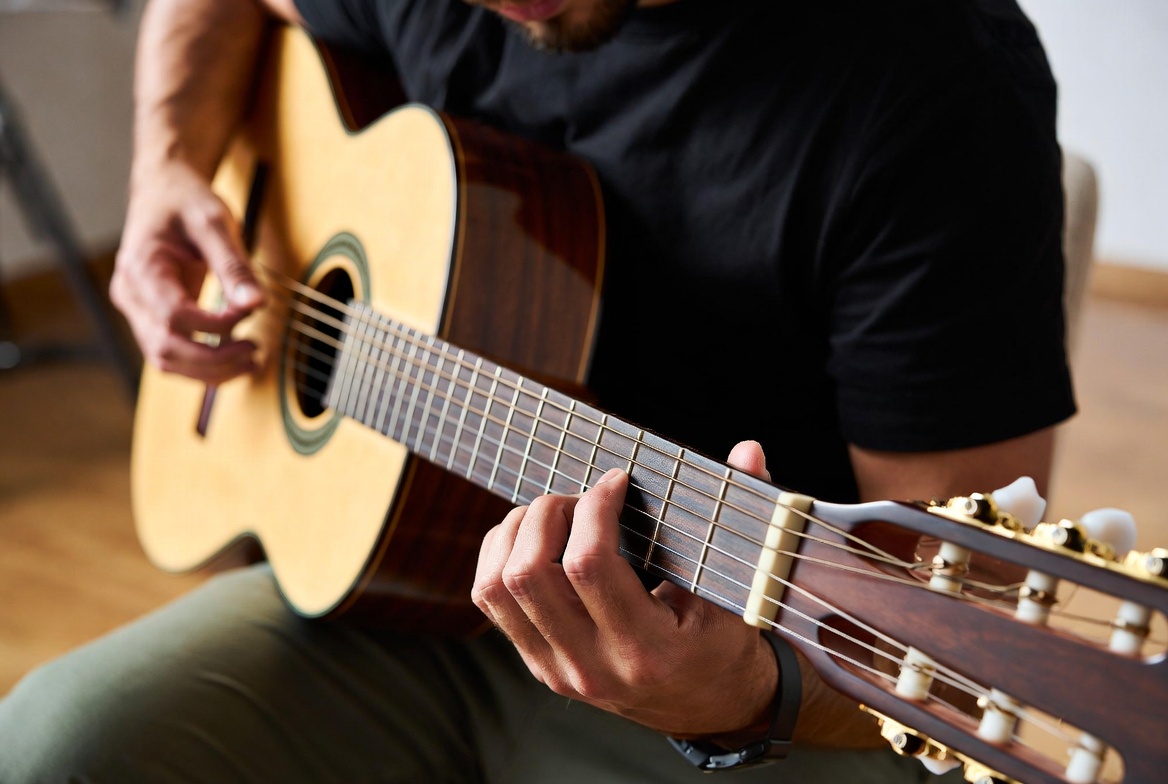 Apprendre à jouer de la guitare classique ou jazz